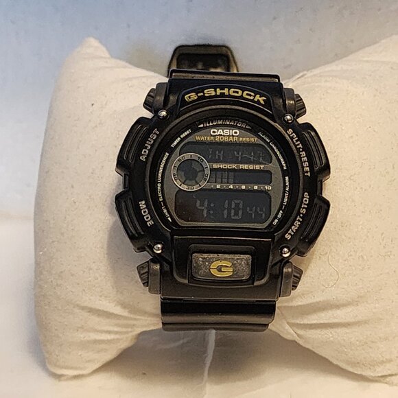 Casio G Shock Black and gold good to great shape - Picture 3 of 11